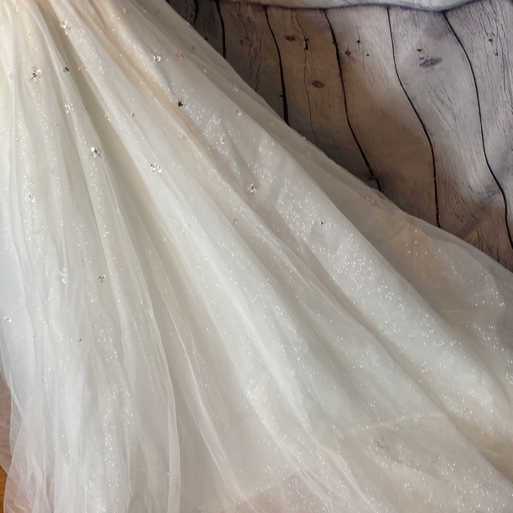Fairytale Weddings Alfred Angelo Ivory Cinderella Ballgown Wedding Dress Size 10 - Picture 11 of 16